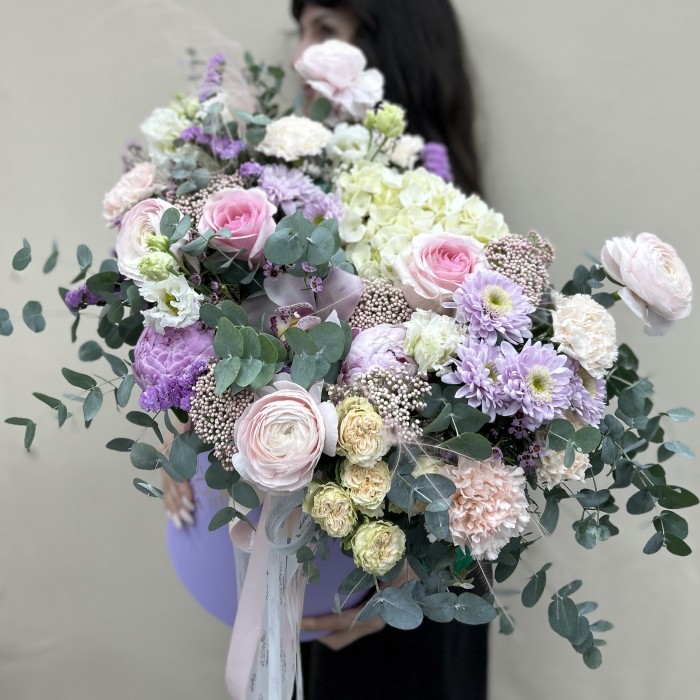 Букет дня в коробке Стильный Сюрприз